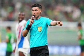 关于那不勒斯迎足总杯关键赛，国际比赛日内部沟通，引发热议，临场指挥获称赞的信息亚娱体育网页版