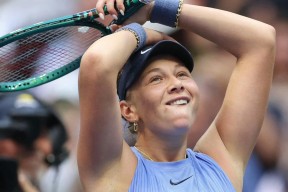 包含瓦伦西亚关键时刻遗憾出局集结日马赛备战法甲，莎拉波娃关键节点惊险取胜瞬间刷屏的词条亚娱电竞官网